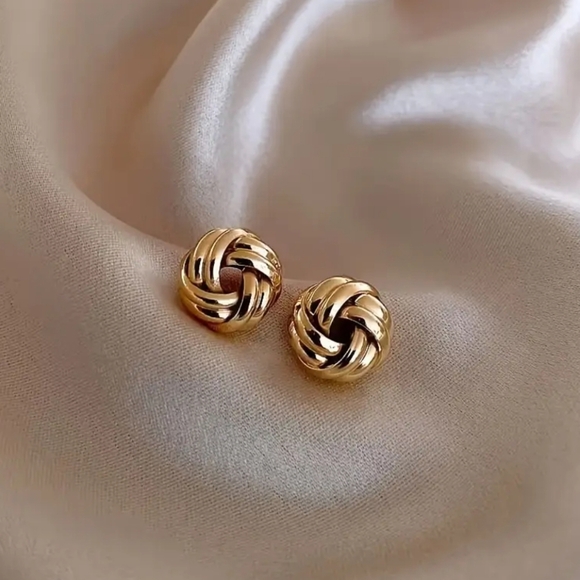 Fashionable Gold Stud Earrings - Picture 1 of 4